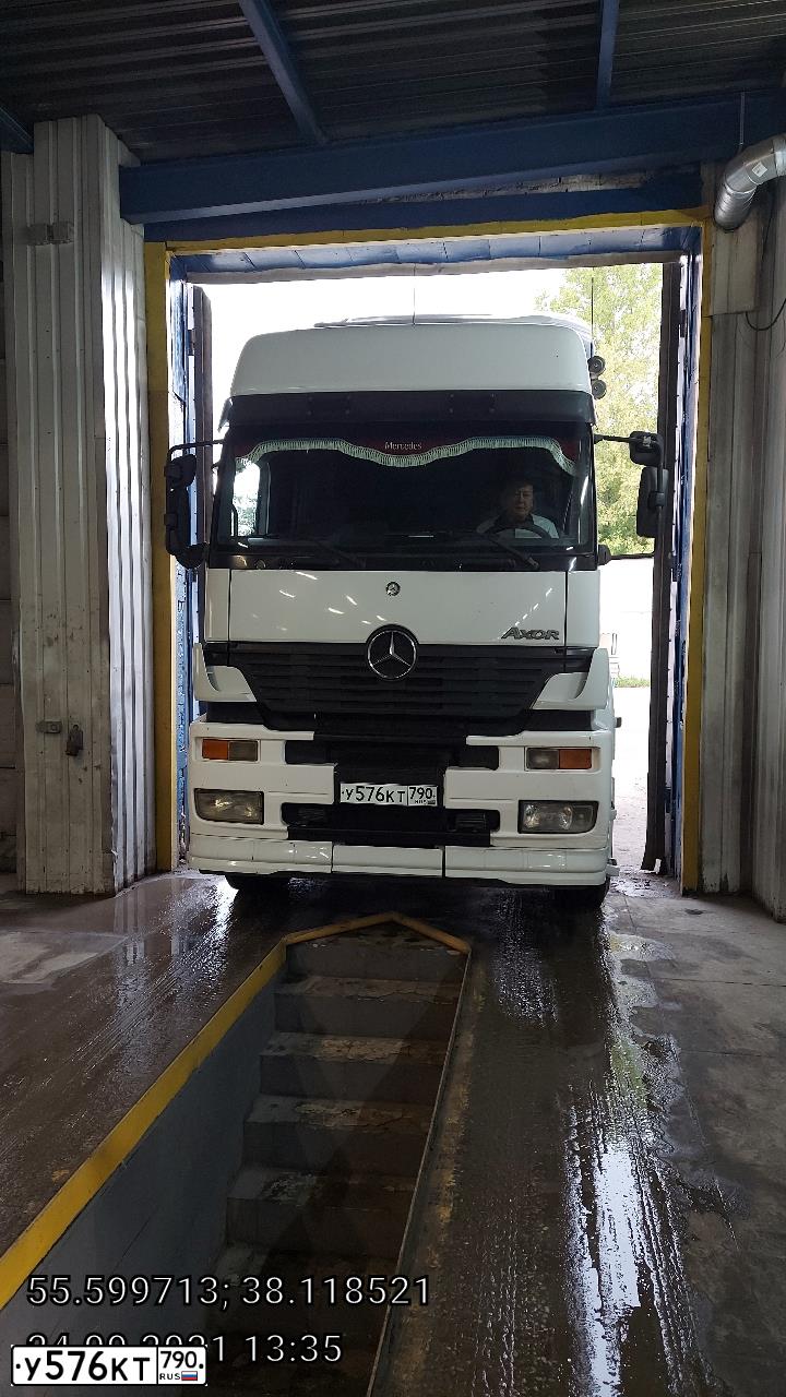 Фото автомобиля MERCEDES AXOR, 2004 — госномер У576КТ790. Цвет: Белый