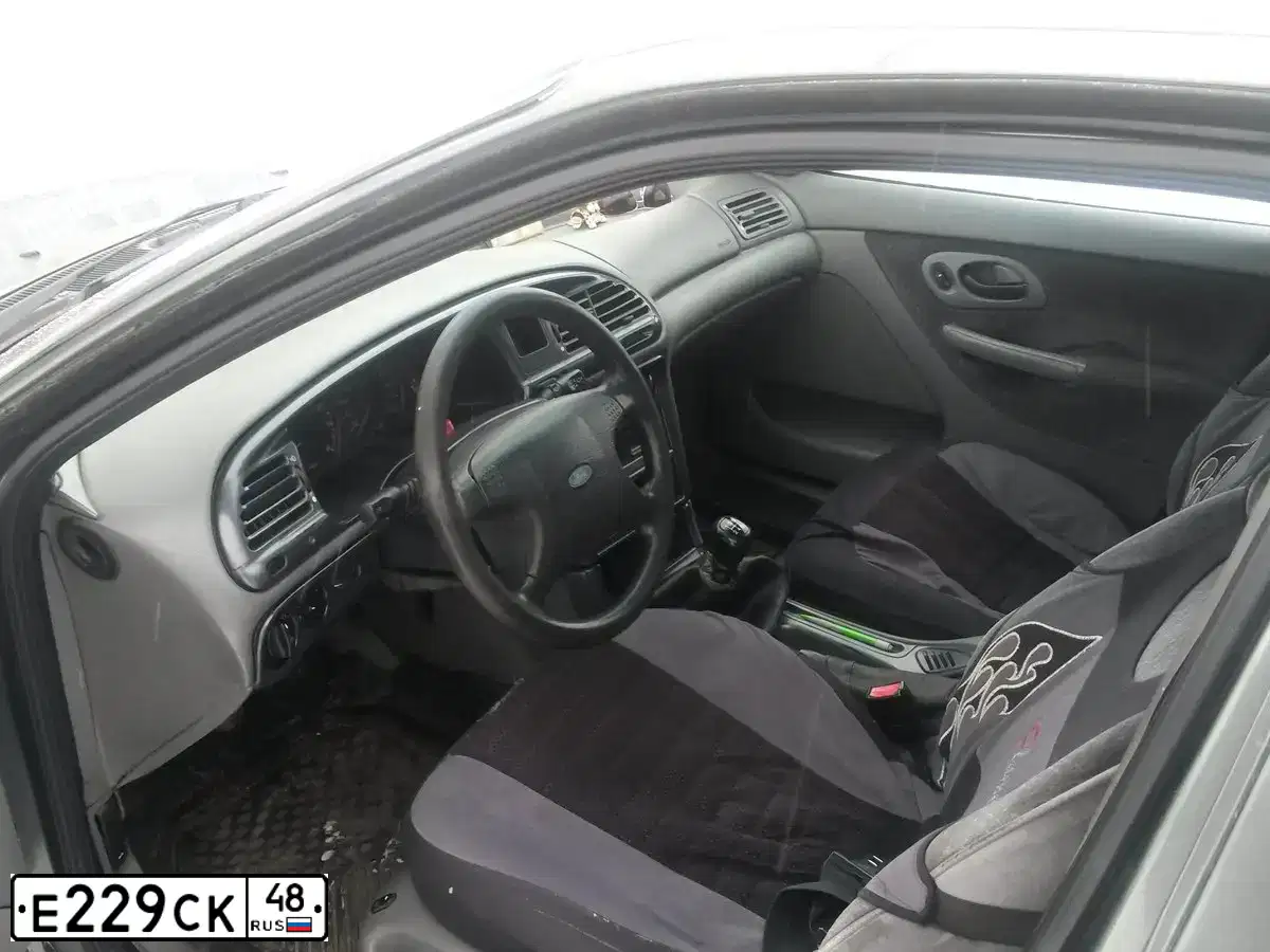 Фото автомобиля FORD MONDEO, 1993 — госномер О481МТ136. Цвет: ЗЕЛЕНЫЙ