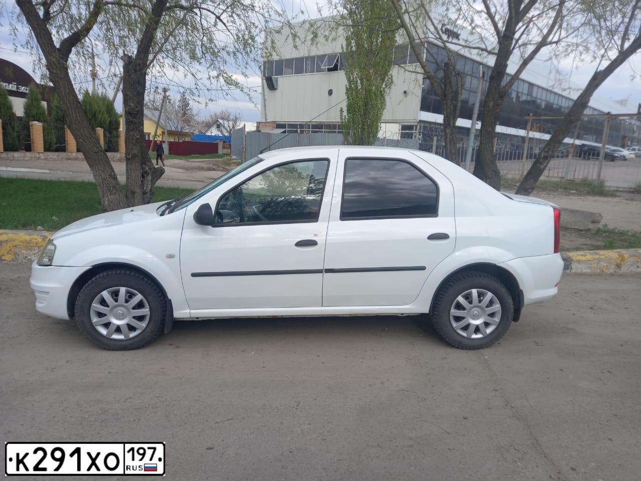 Фото автомобиля RENAULT LOGAN, 2012 — госномер М861ЕЕ164. Цвет: Белый