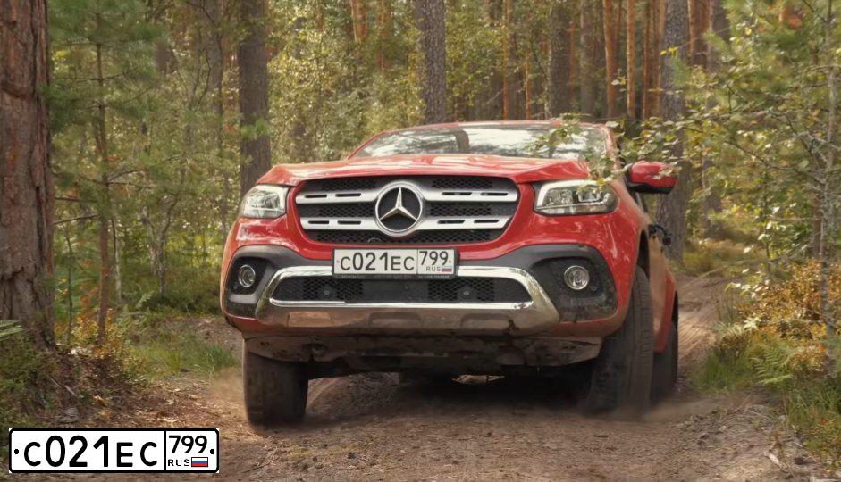 Фото автомобиля MERCEDES X-KLASSE, 2018 — госномер М051НЕ198. Цвет: КРАСНЫЙ