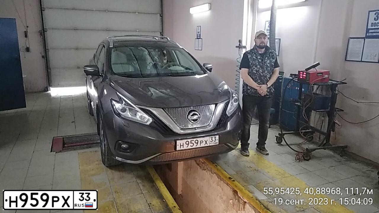 Фото автомобиля NISSAN MURANO, 2017 — госномер Н959РХ33. Цвет: Коричневый