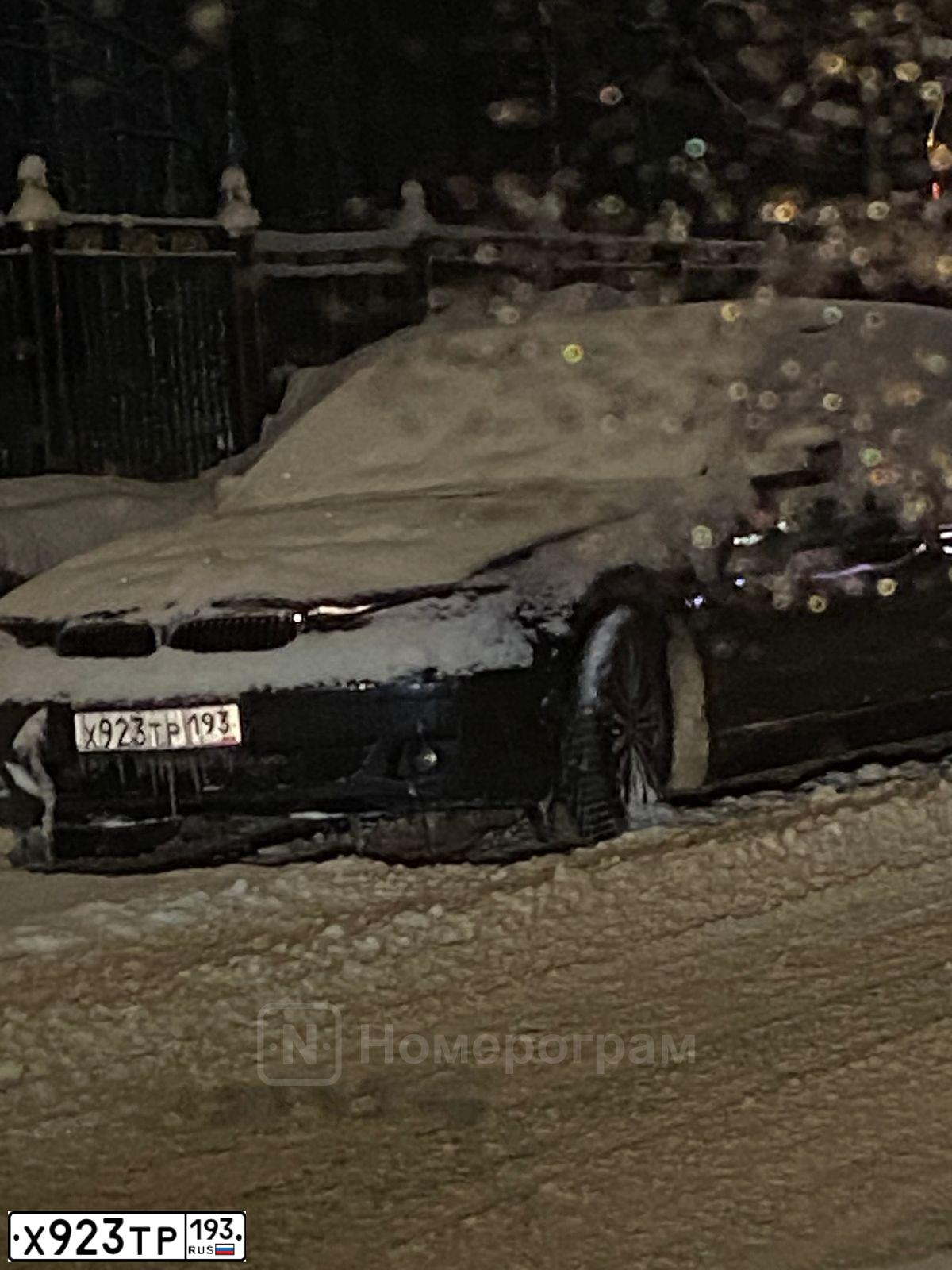Фото автомобиля BMW 750 LI, 2004 — госномер С222СН56. Цвет: Темно-синий