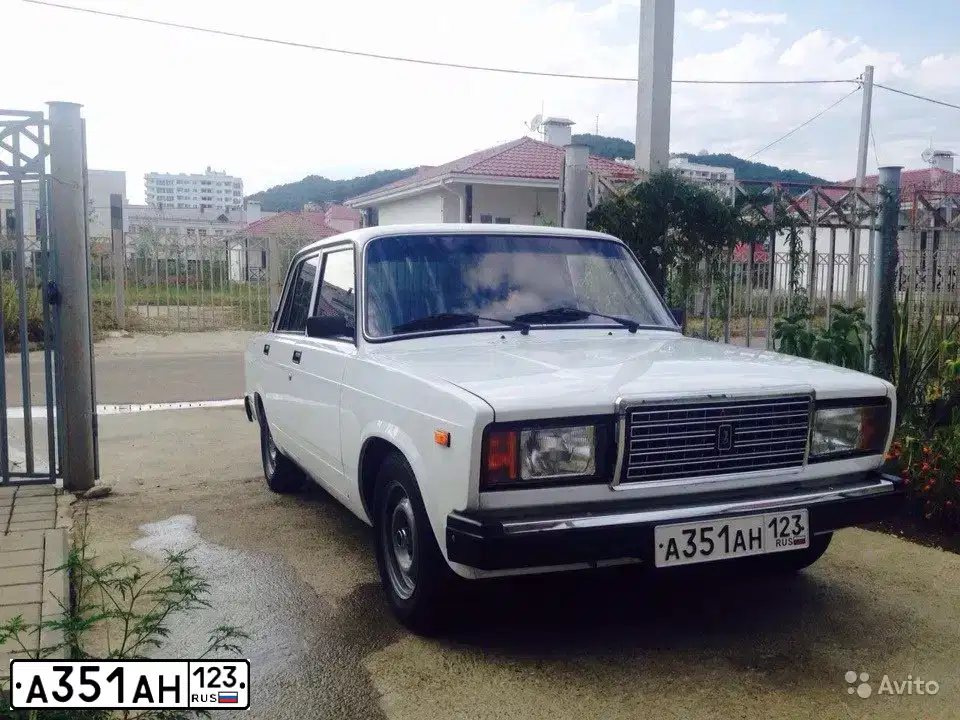 Фото автомобиля LADA 2107 LADA, 2011 — госномер В910ХН123. Цвет: БЕЛЫЙ
