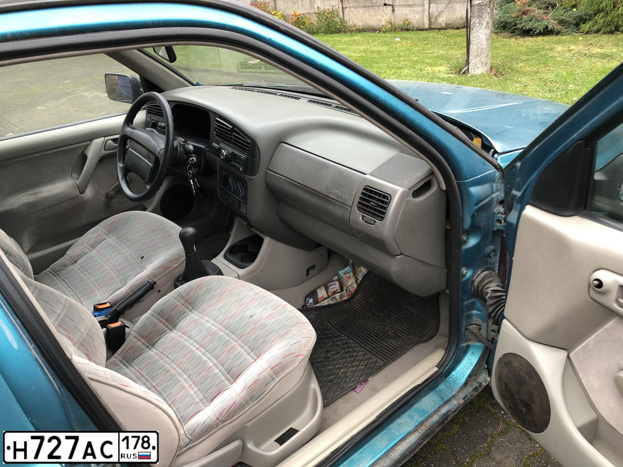 Фото автомобиля VOLKSWAGEN GOLF, 1994 — госномер С073ВВ39. Цвет: СИНЕ-ЗЕЛЕНЫЙ