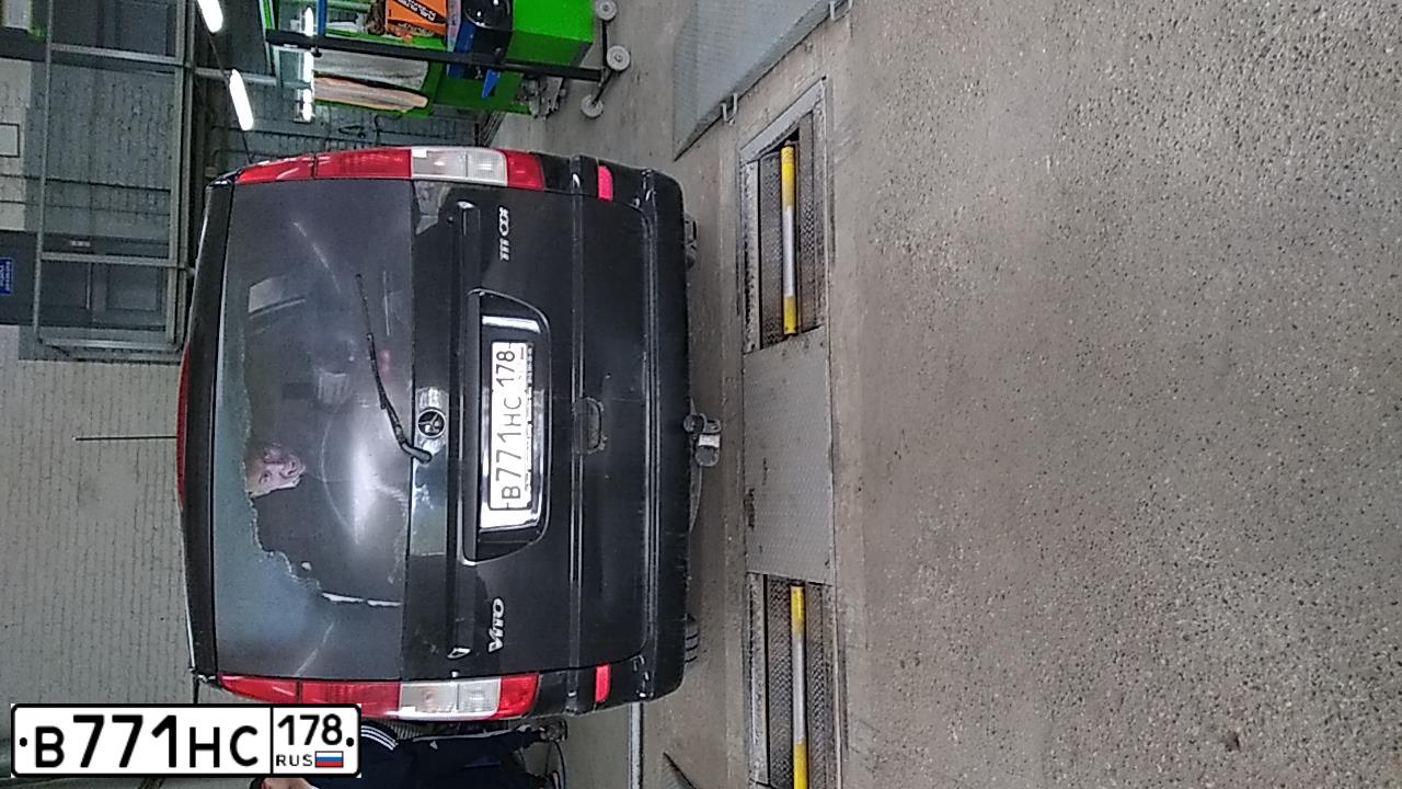 Фото автомобиля MERCEDES VITO, 2012 — госномер В771НС178. Цвет: ЧЕРНЫЙ