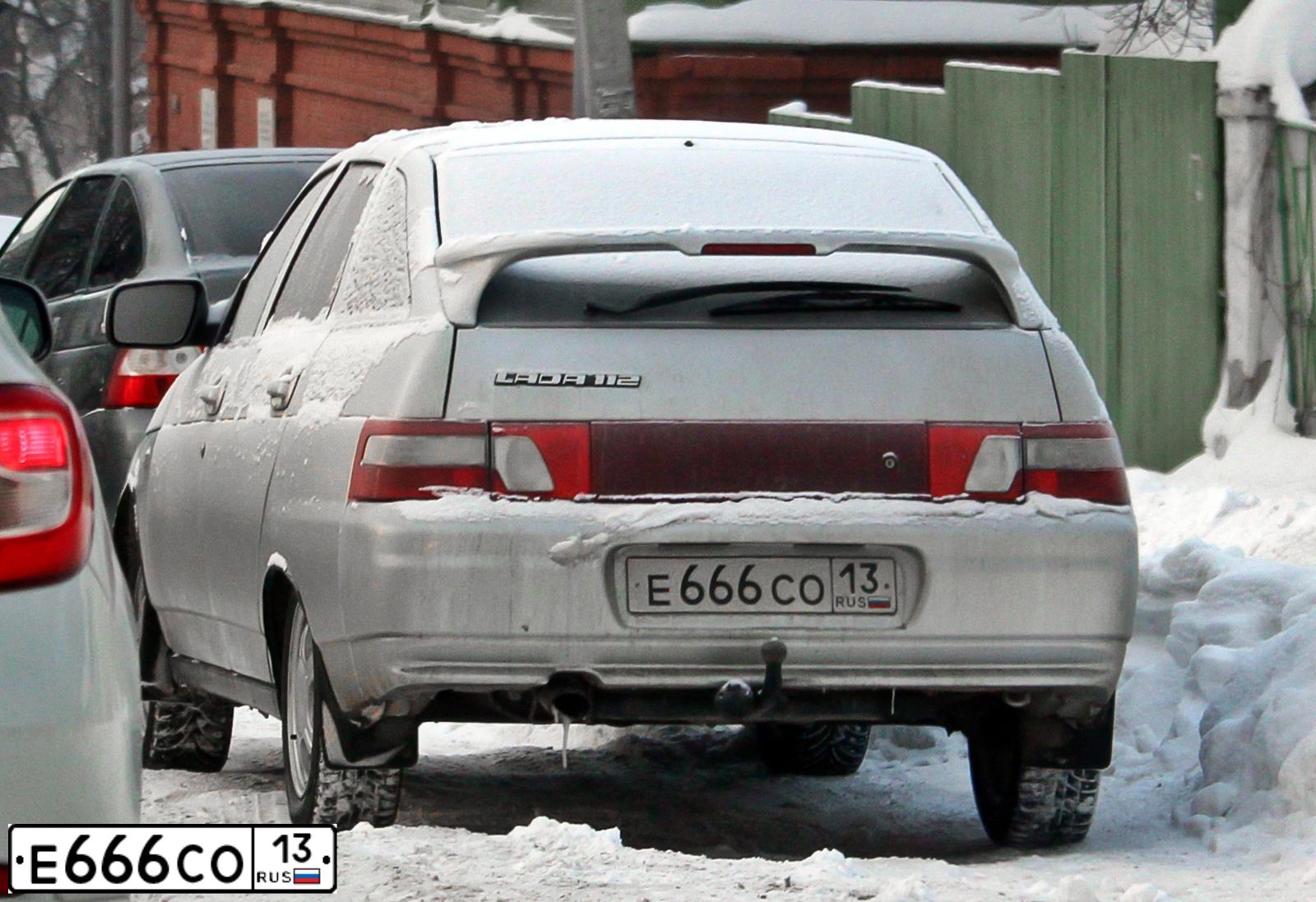Фото автомобиля GAZ 3110 WOLGA, 2007 — госномер Е742ТО13. Цвет: АЙСБЕРГ