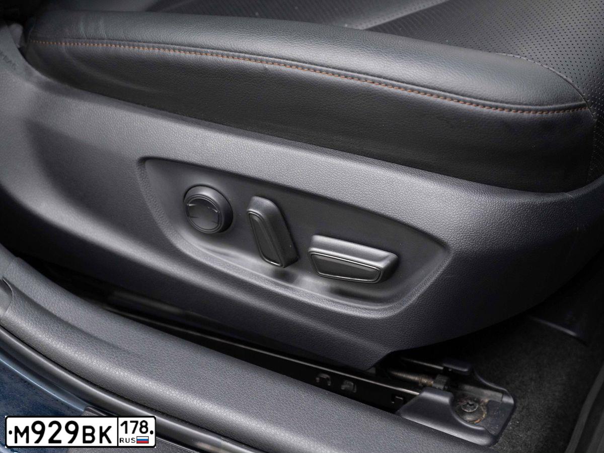 Фото автомобиля TOYOTA CAMRY, 2019 — госномер К262НК147. Цвет: ТЕМНО-СИНИЙ МЕТАЛЛИК