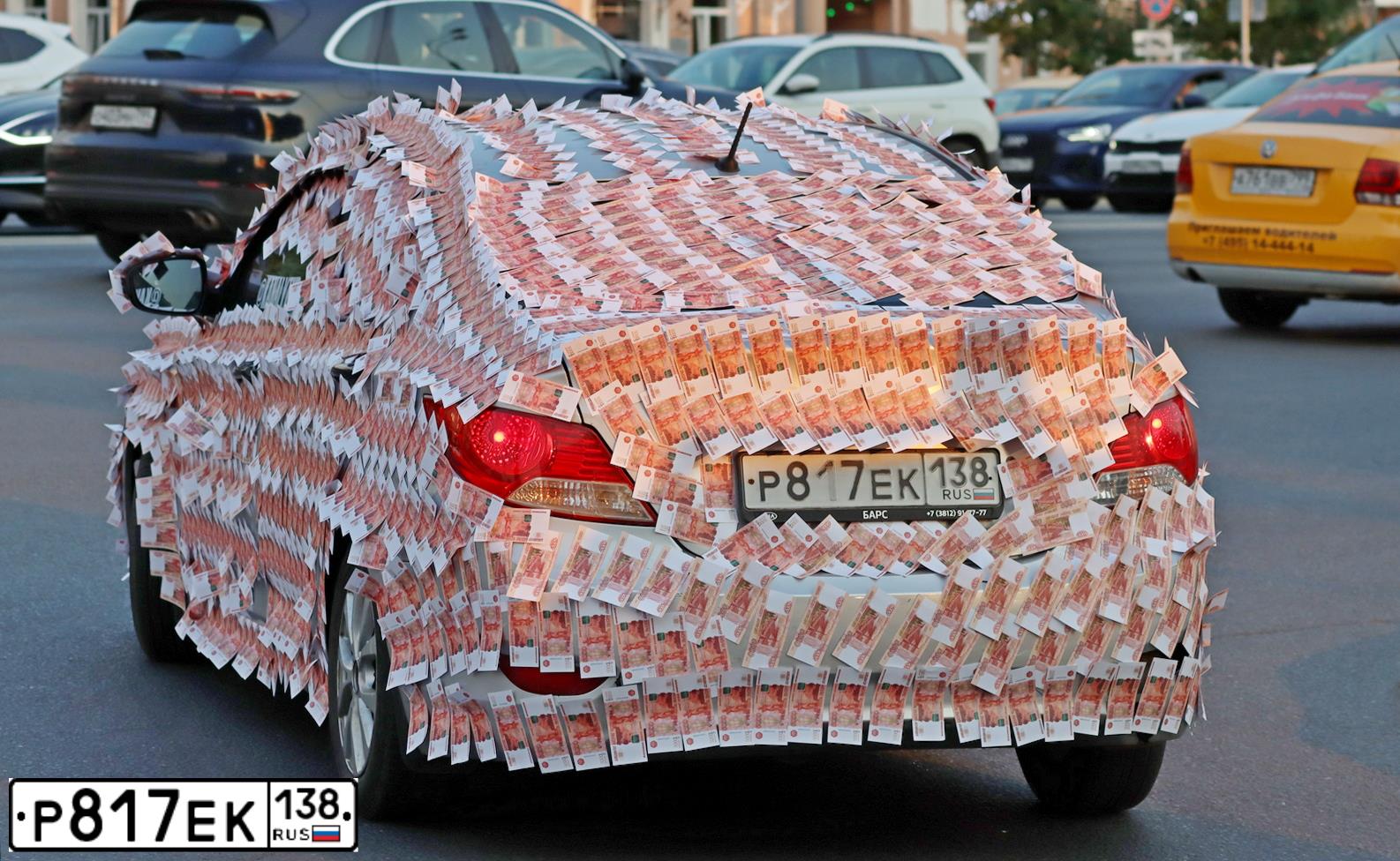 Фото автомобиля HYUNDAI SOLARIS, 2014 — госномер Р817ЕК138. Цвет: Серебристый