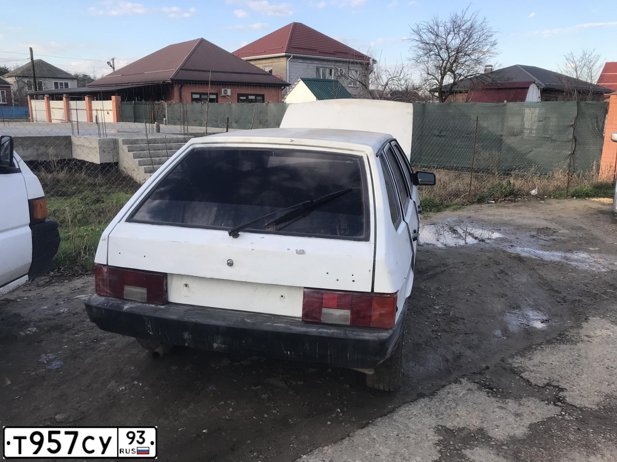 Фото автомобиля LADA 2109, 1998 — госномер В371ЕС01. Цвет: Белый