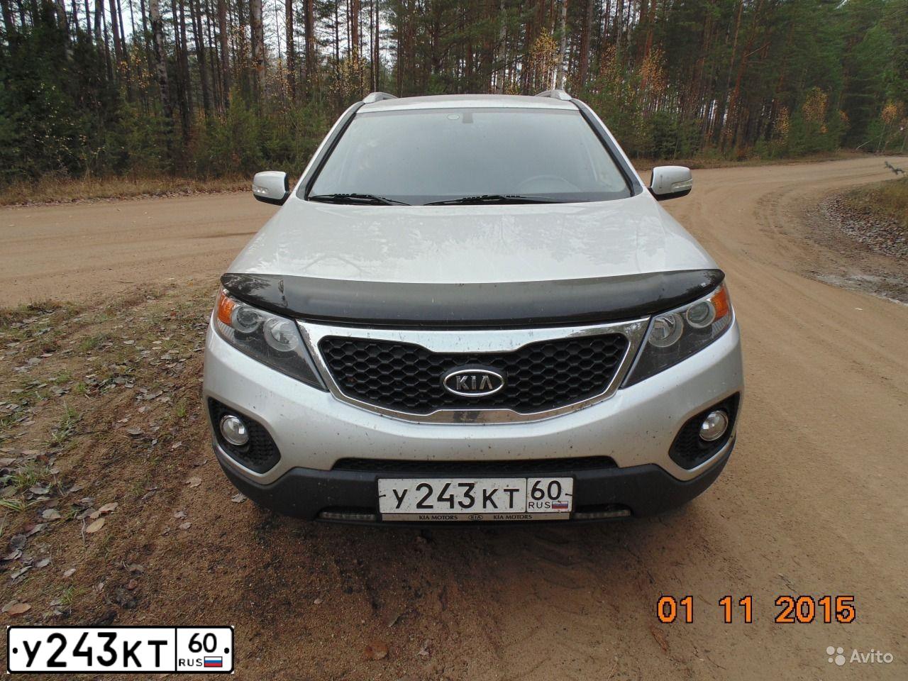 Фото автомобиля KIA SORENTO, 2012 — госномер У800ТЕ178. Цвет: Серебристый