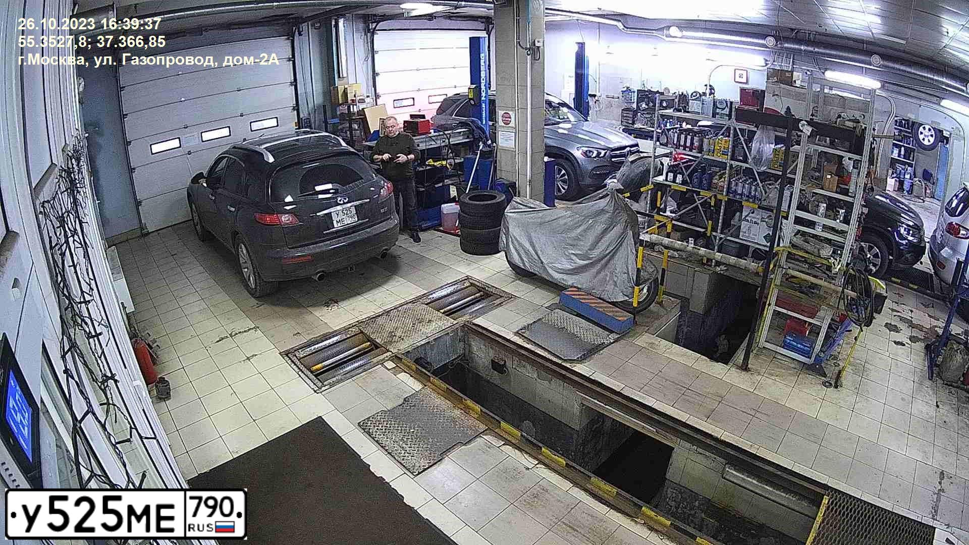 Фото автомобиля SKODA OCTAVIA, 2002 — госномер М877УР32. Цвет: СЕРЫЙ