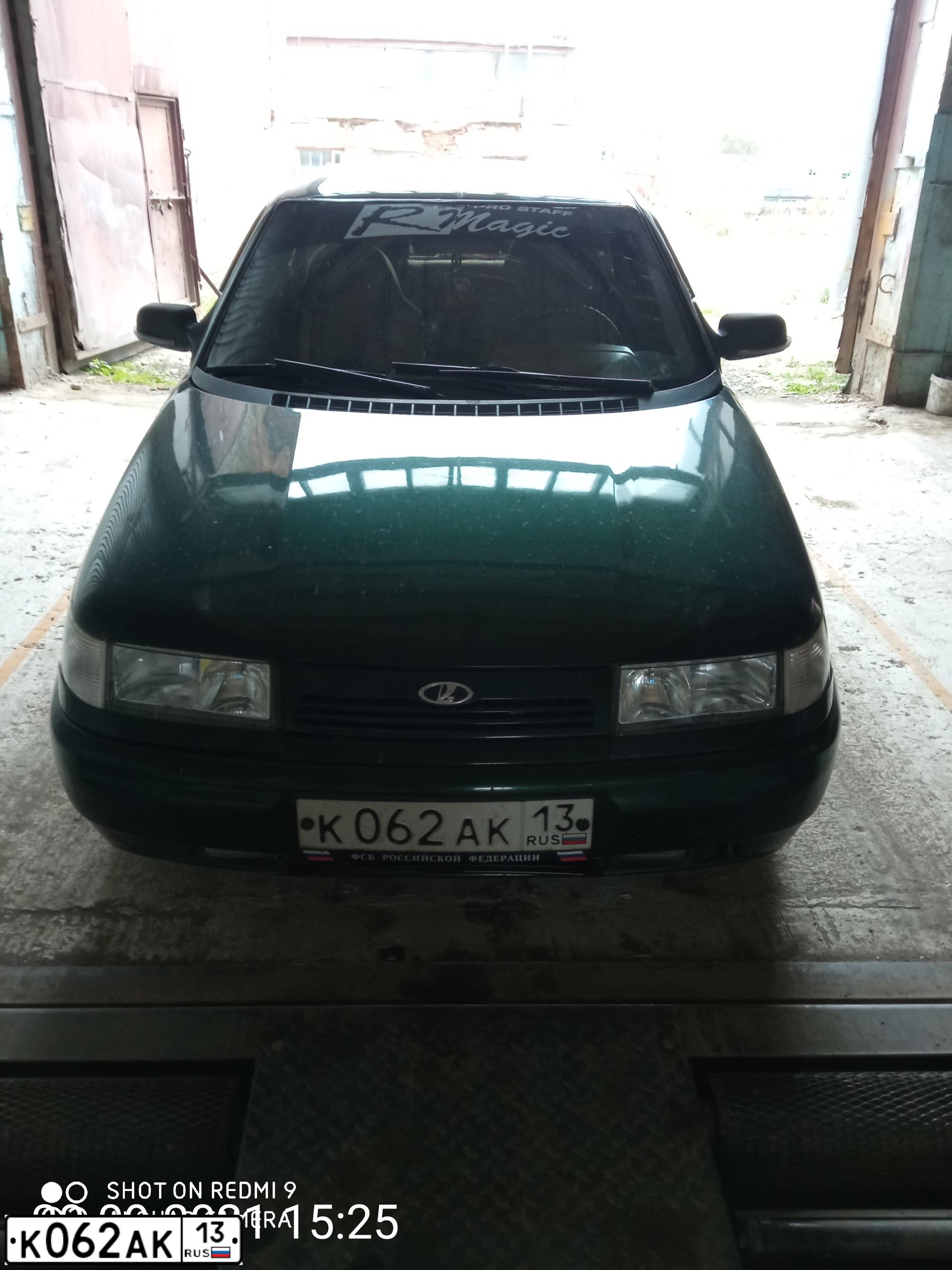 Фото автомобиля LADA 2112, 2002 — госномер М572ТА13