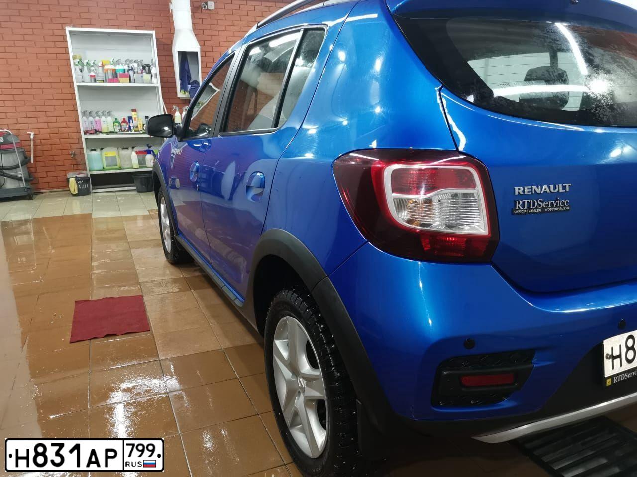 Фото автомобиля RENAULT SANDERO SR, 2017 — госномер Е056КВ136