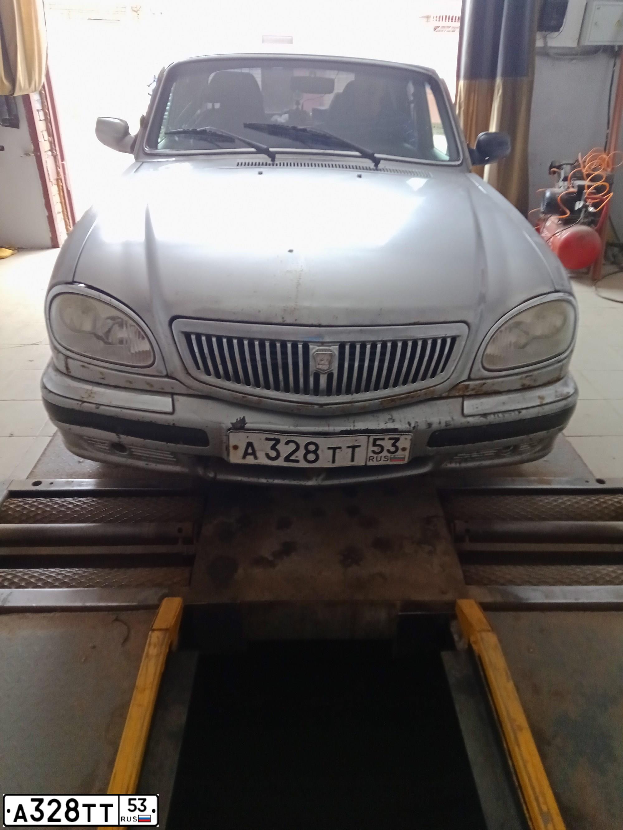 Фото автомобиля GAZ 3110 WOLGA, 2005 — госномер А328ТТ53. Цвет: СИЛЬВЕР