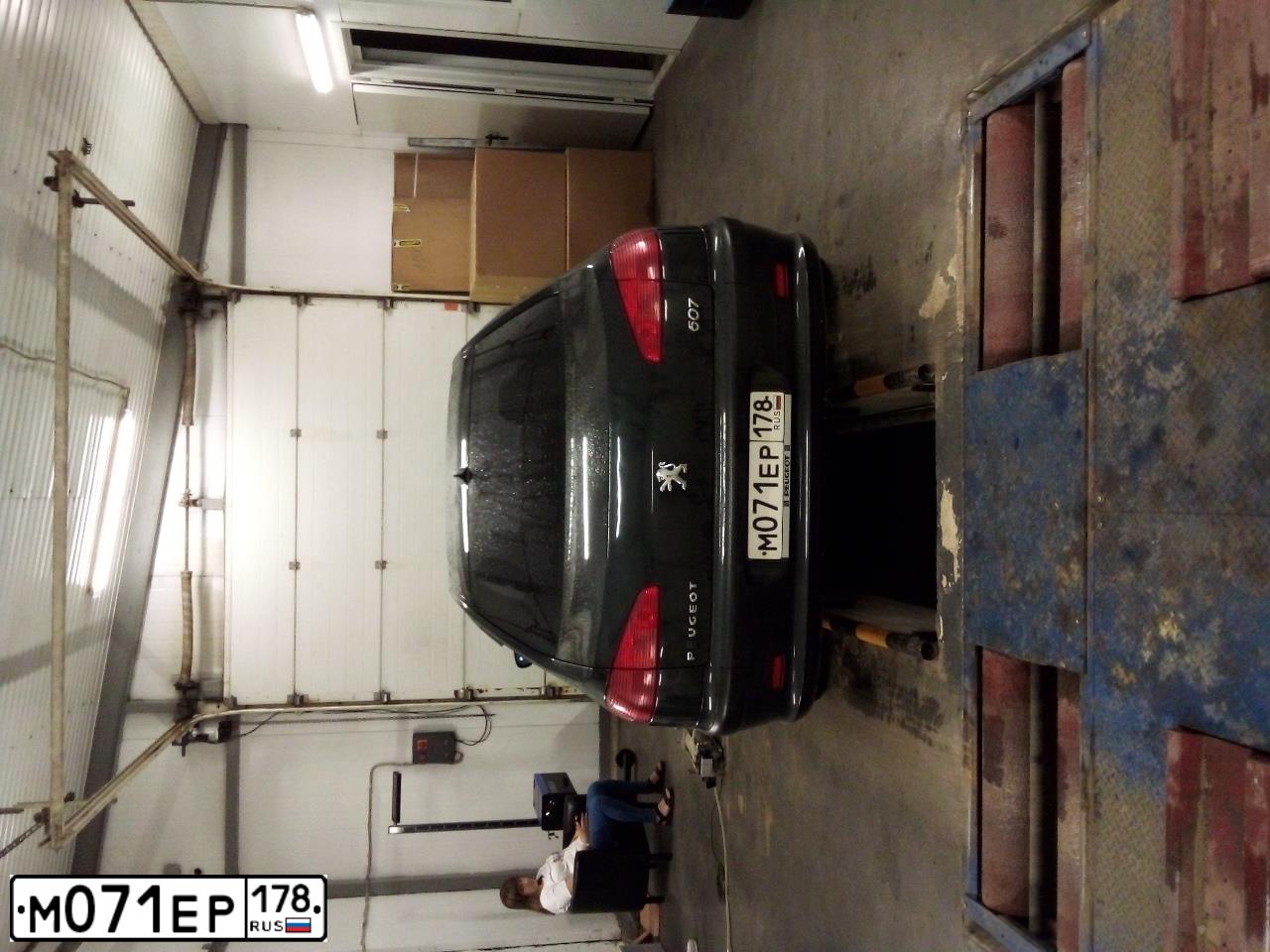 Фото автомобиля PEUGEOT 607, 2003 — госномер А613ТВ147. Цвет: ЧЕРНЫЙ