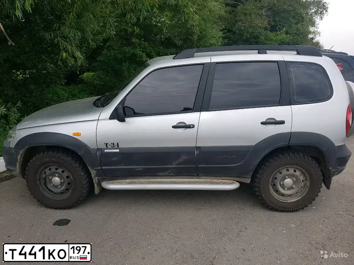 Фото автомобиля CHEVROLET NIVA, 2011 — госномер Т441КО197. Цвет: СВЕТЛО СЕРЕБРИСТЫЙ МЕТАЛЛ