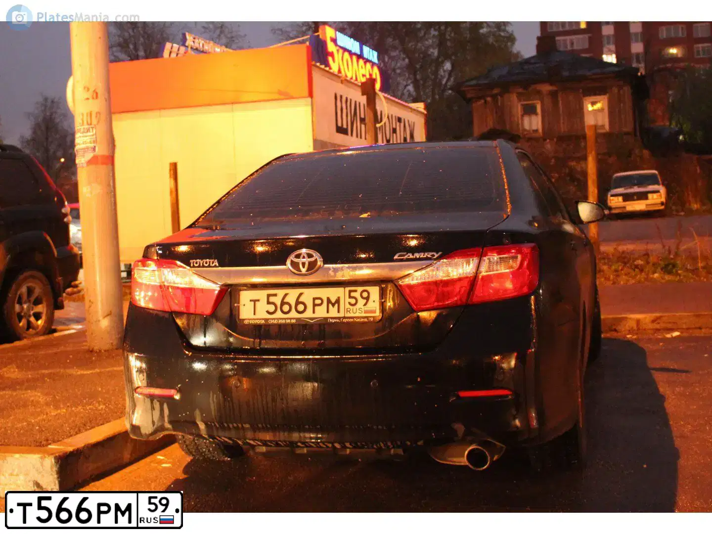 Фото автомобиля TOYOTA CAMRY, 2013 — госномер Т566РМ59. Цвет: ЧЕРНЫЙ МЕТАЛЛИК