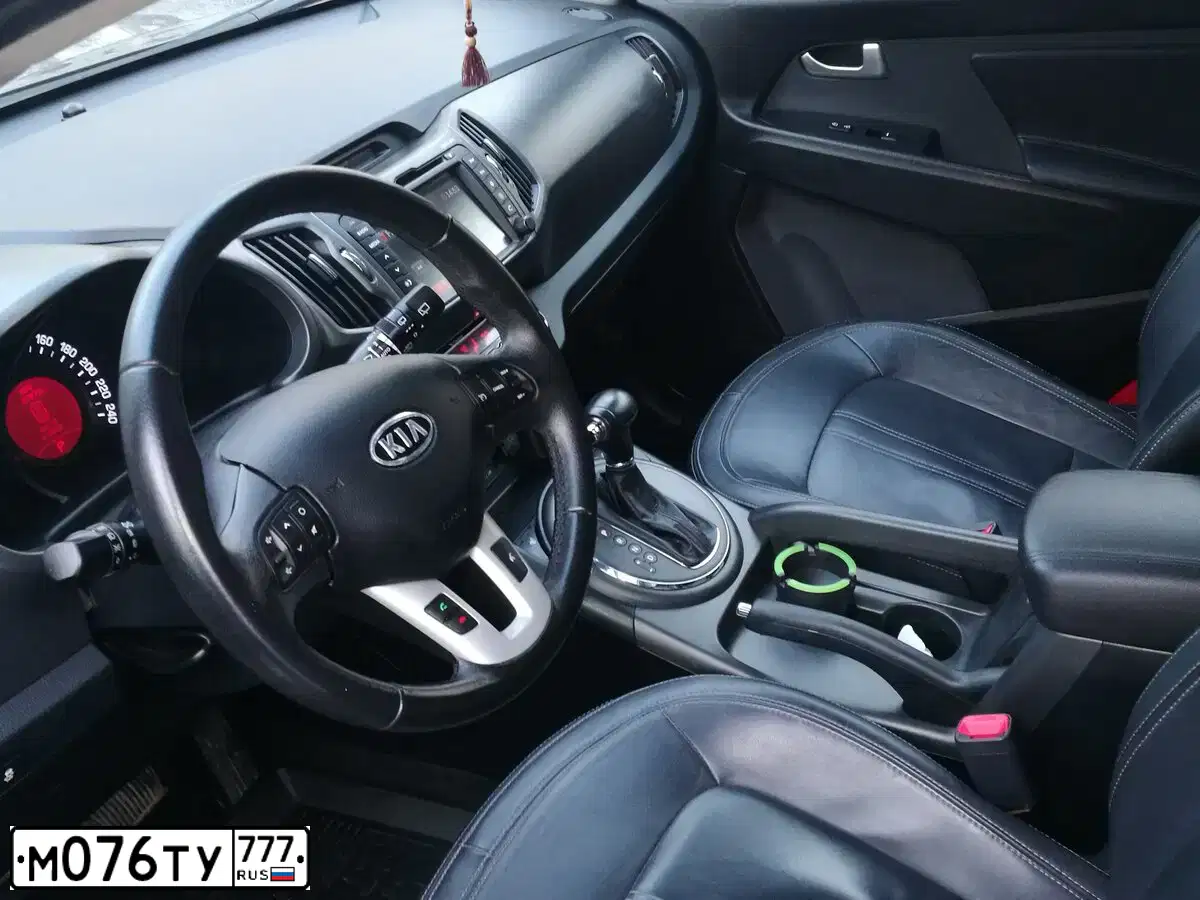 Фото автомобиля КИА SLS (SPORTAGE, SL, SLS), 2010 — госномер Р778ВН82. Цвет: Коричневый