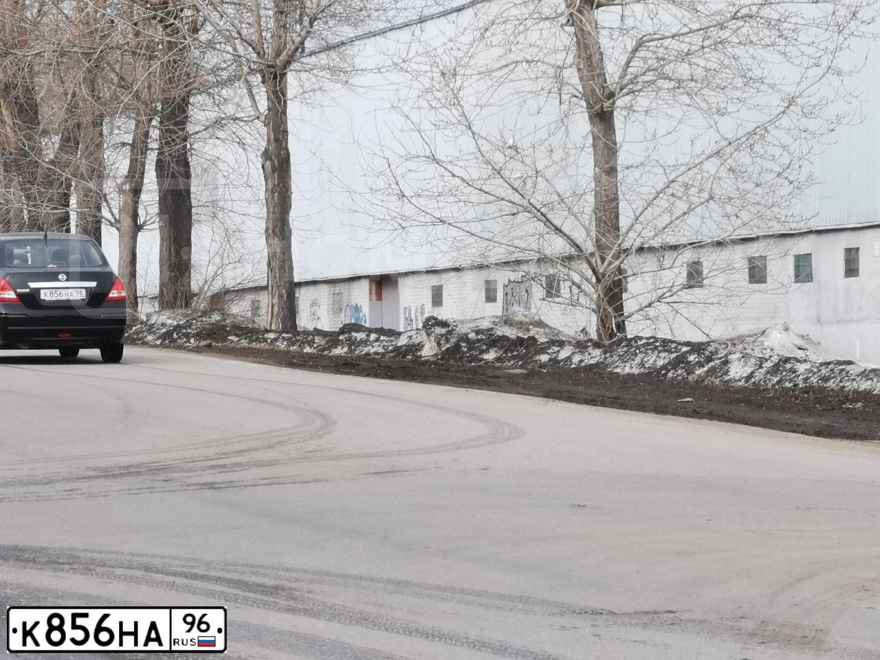 Фото автомобиля NISSAN TIIDA, 2007 — госномер К856НА96. Цвет: ЧЕРНЫЙ