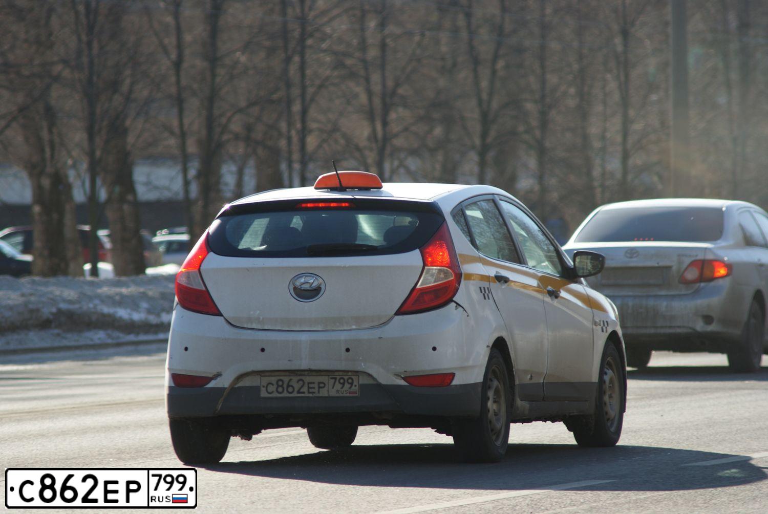 Фото автомобиля HYUNDAI SOLARIS, 2014 — госномер А356СО124. Цвет: БЕЛЫЙ ЖЕЛТЫЙ СЕРЫЙ