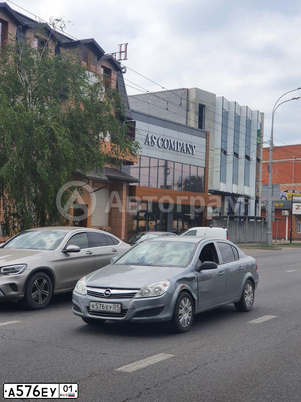 Фото автомобиля OPEL ASTRA, 2011 — госномер А576ЕУ01. Цвет: СЕРЫЙ