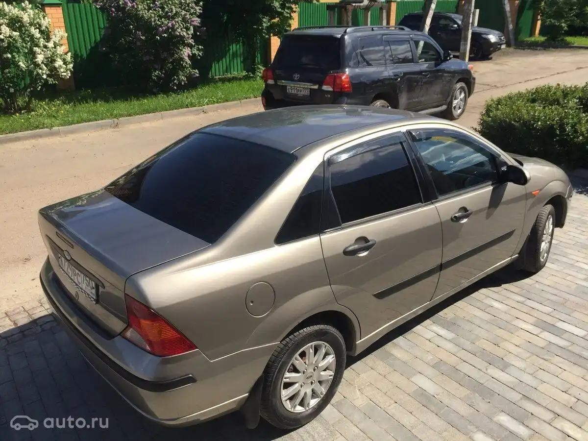 Фото автомобиля TOYOTA LANDCRUISER 200, 2015 — госномер Е911РР777. Цвет: ЧЕРНЫЙ