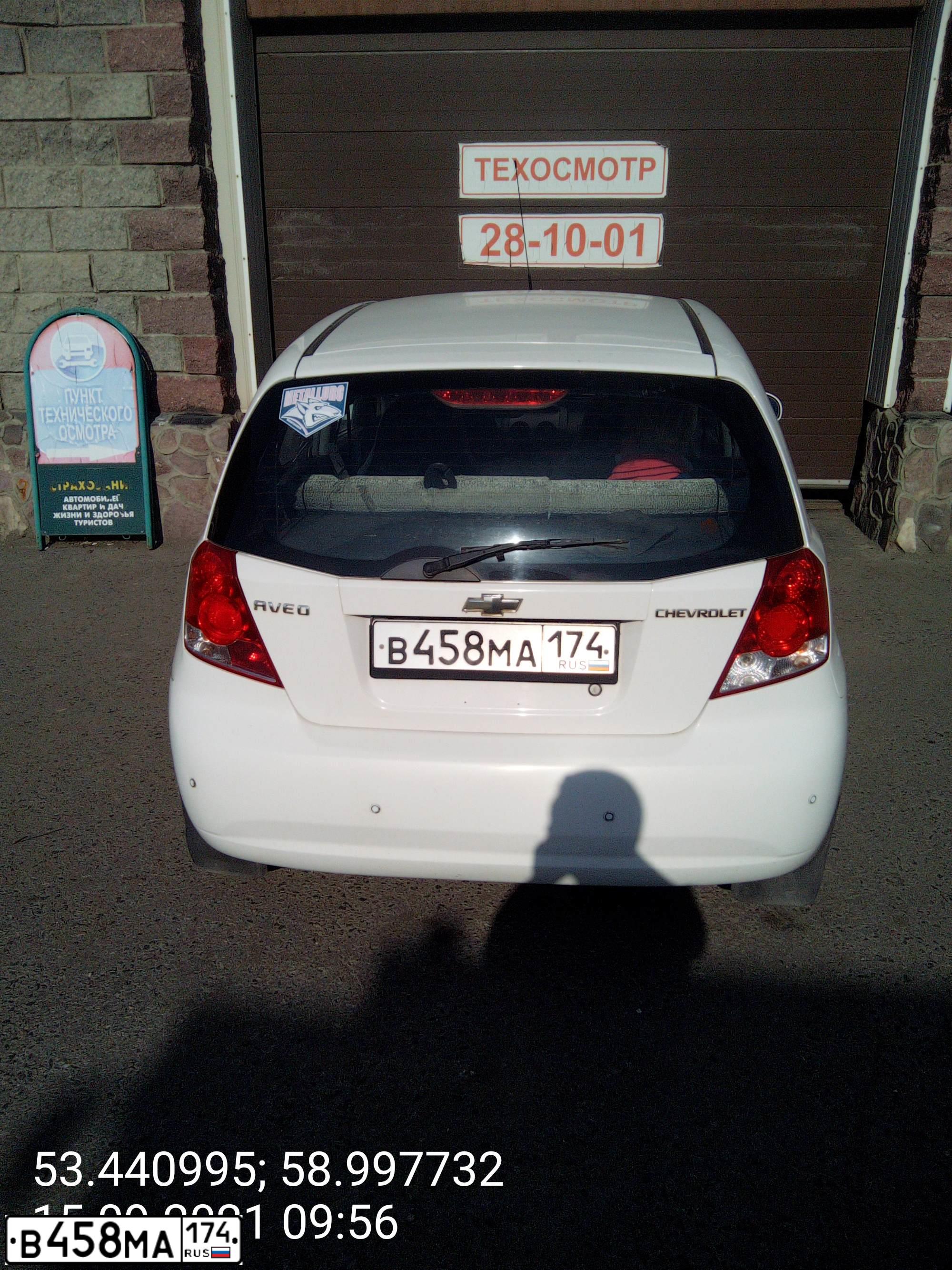 Фото автомобиля CHEVROLET AVEO, 2007 — госномер М582СК702. Цвет: БЕЛЫЙ