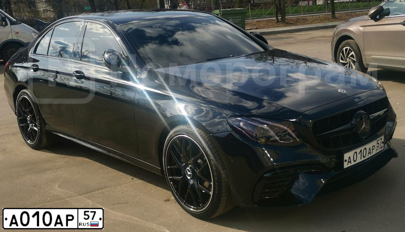 Фото автомобиля MERCEDES E-KLASSE, 2019 — госномер А010АР57. Цвет: ЧЕРНЫЙ