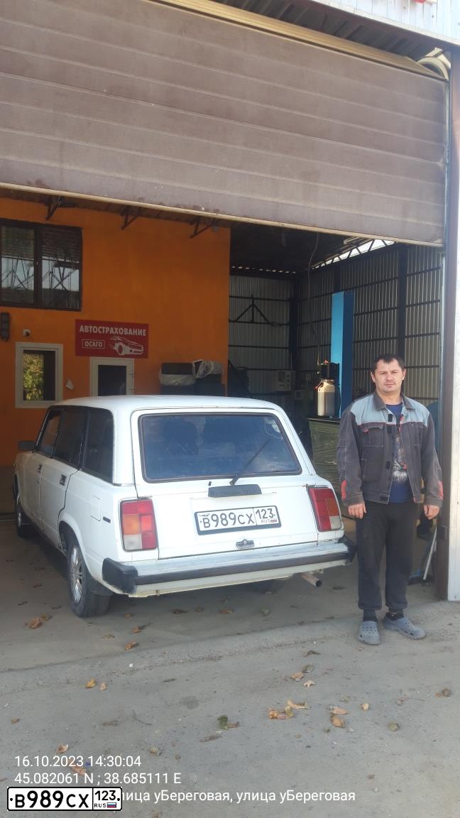 Фото автомобиля LADA 2104 LADA, 2002 — госномер Т001ОМ93. Цвет: ЯРКО-БЕЛЫЙ