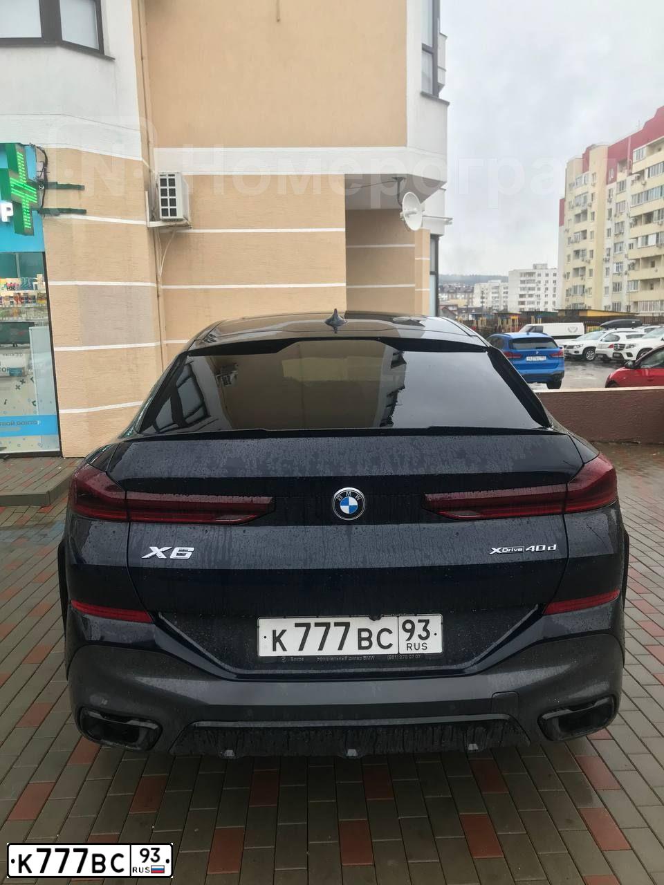 Фото автомобиля BMW X6, 2020 — госномер Р001КА193. Цвет: ЧЕРНЫЙ