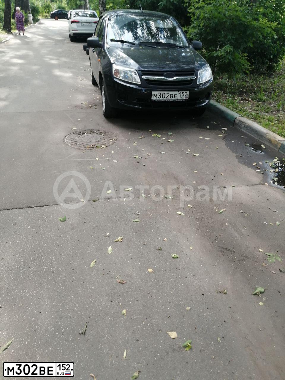 Фото автомобиля LADA 2190 GRANTA, 2013 — госномер М302ВЕ152. Цвет: СИНЕ-ЧЕРНЫЙ