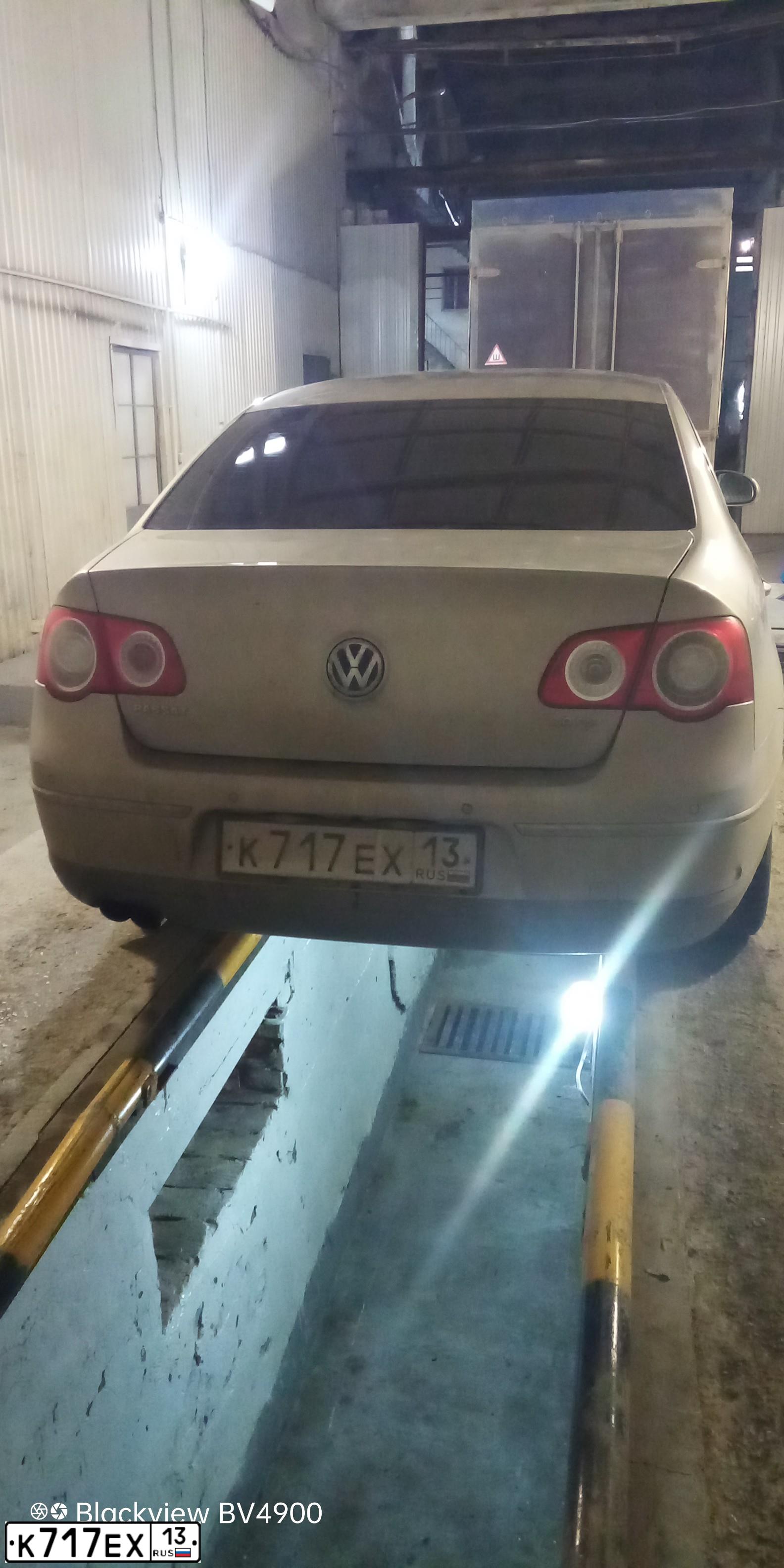 Фото автомобиля VOLKSWAGEN PASSAT, 2006 — госномер К717ЕХ13. Цвет: БЕЖЕВЫЙ