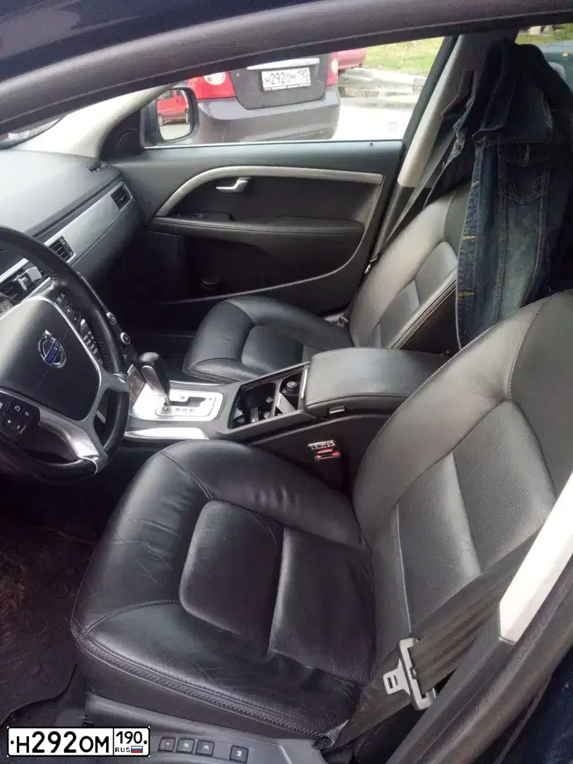 Фото автомобиля FORD FOCUS, 2008 — госномер Н292ОМ190. Цвет: ФИОЛЕТОВЫЙ