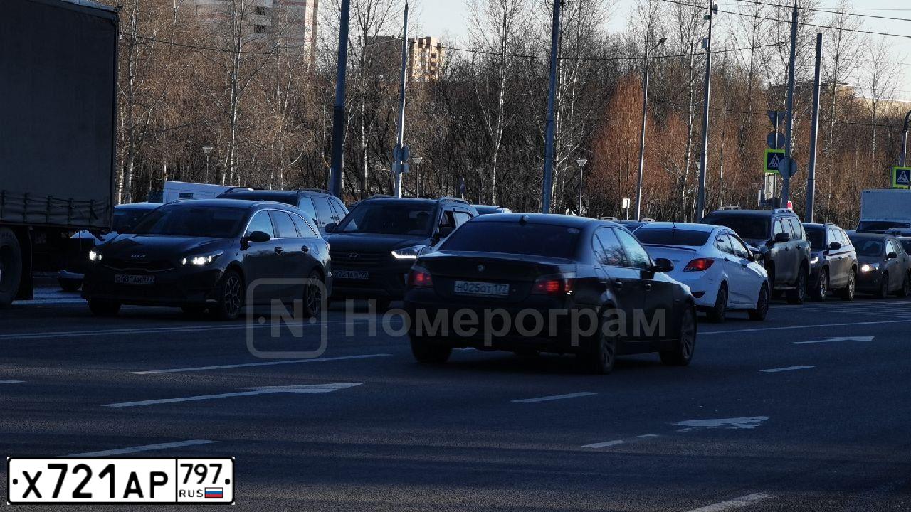 Фото автомобиля KIA SORENTO, 2020 — госномер О896ХР29. Цвет: ЧЕРНЫЙ