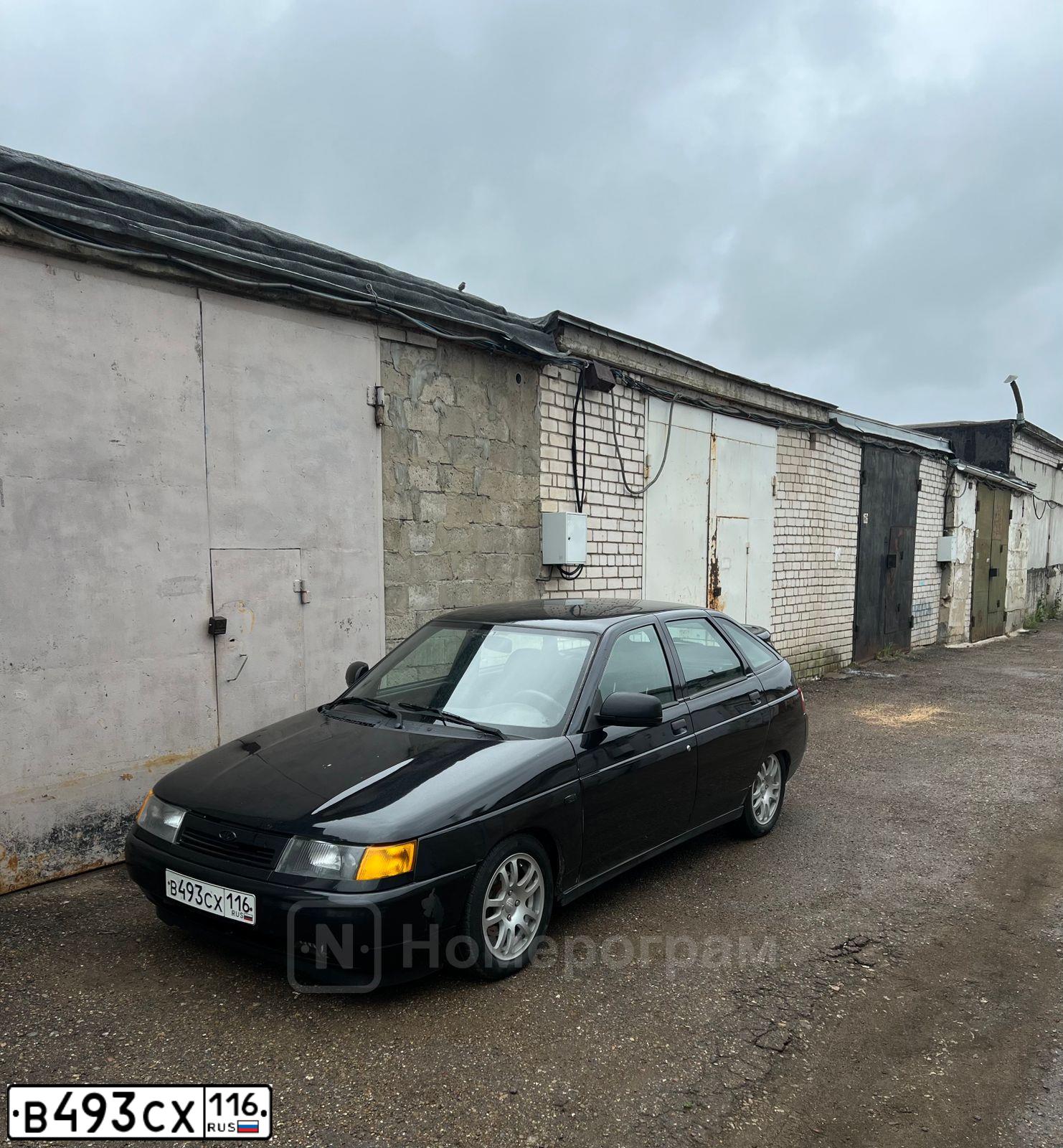 Фото автомобиля LADA 2112 LADA, 2007 — госномер В493СХ116. Цвет: синий черный