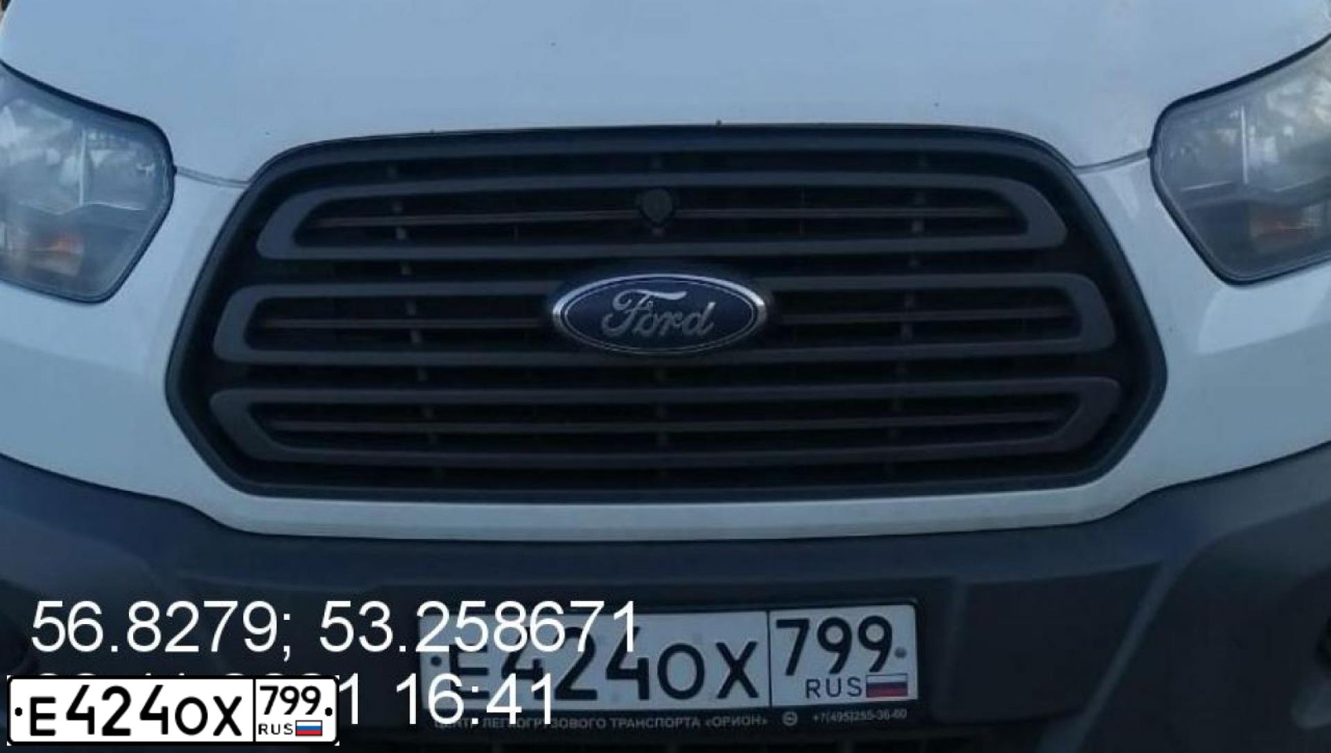 Фото автомобиля FORD TRANSIT, 2016 — госномер Е424ОХ799. Цвет: БЕЛЫЙ