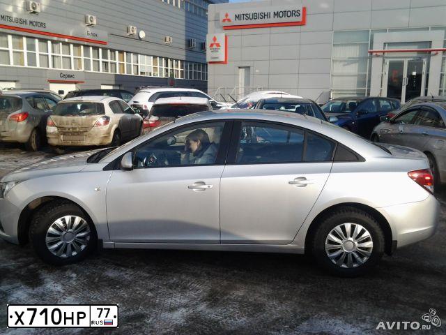 Фото автомобиля CHEVROLET SPARK, 2011 — госномер В879УХ77. Цвет: СЕРЫЙ СВЕТЛЫЙ