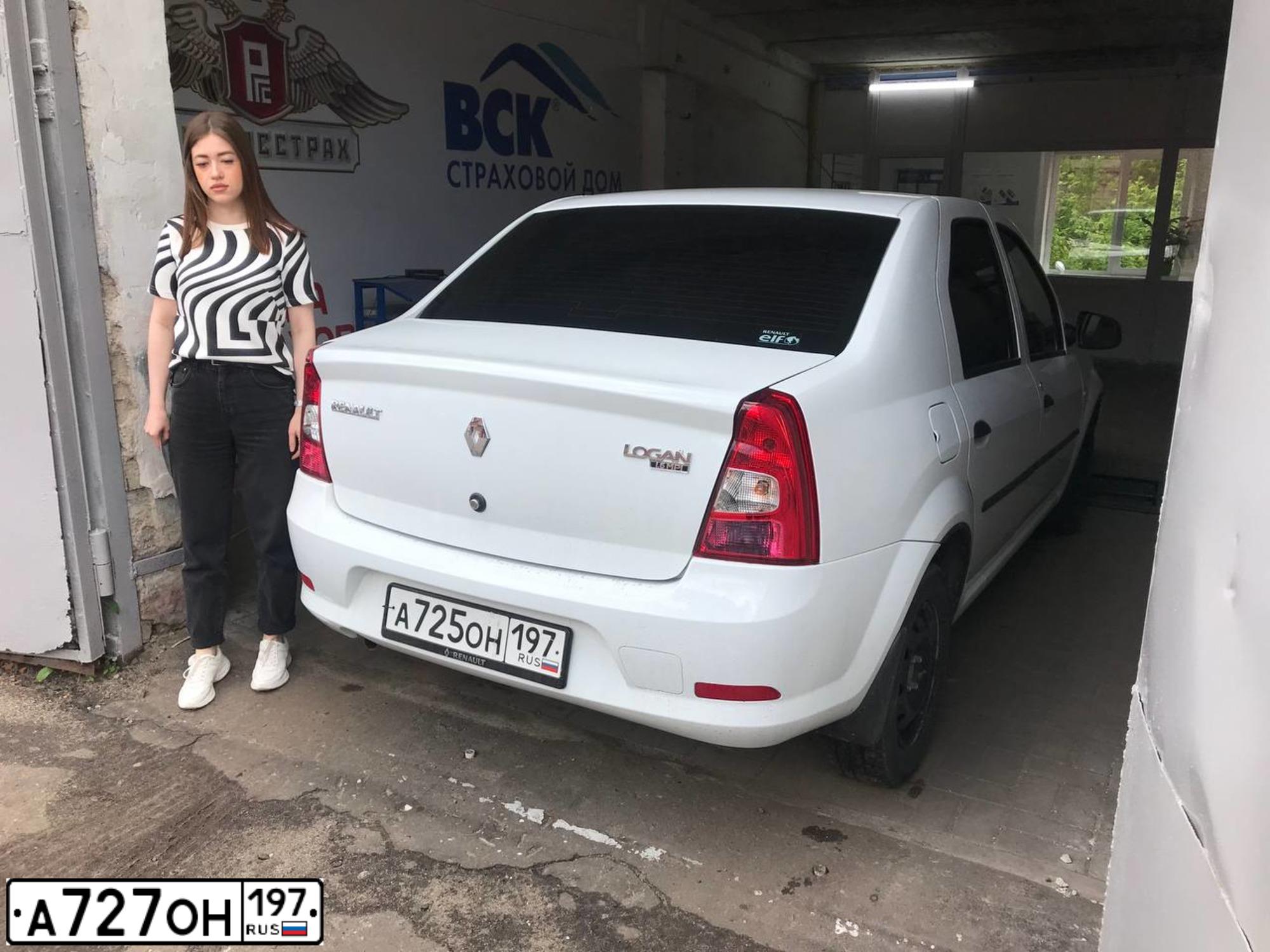 Фото автомобиля LADA 2172 PRIORA, 2011 — госномер Р851АЕ71. Цвет: Белый