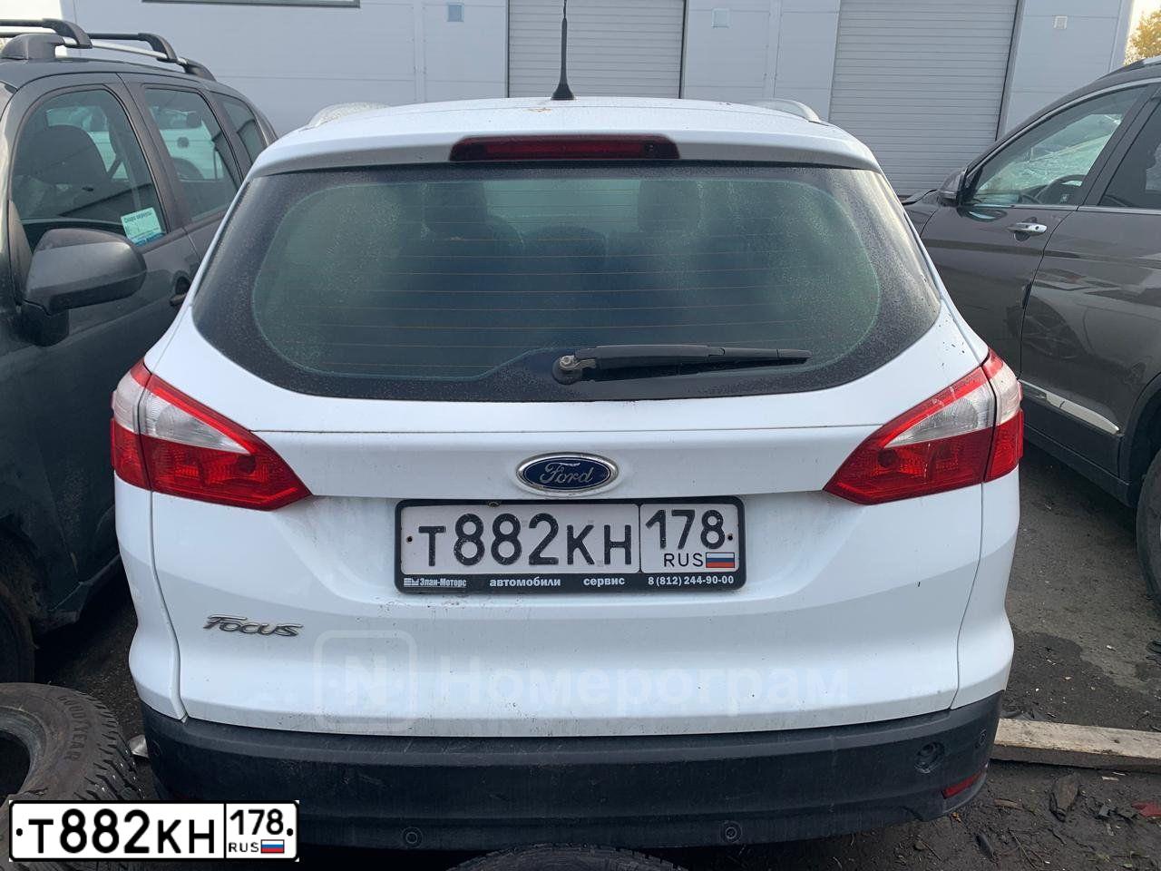 Фото автомобиля FORD FOCUS, 2015 — госномер Т882КН178. Цвет: Белый