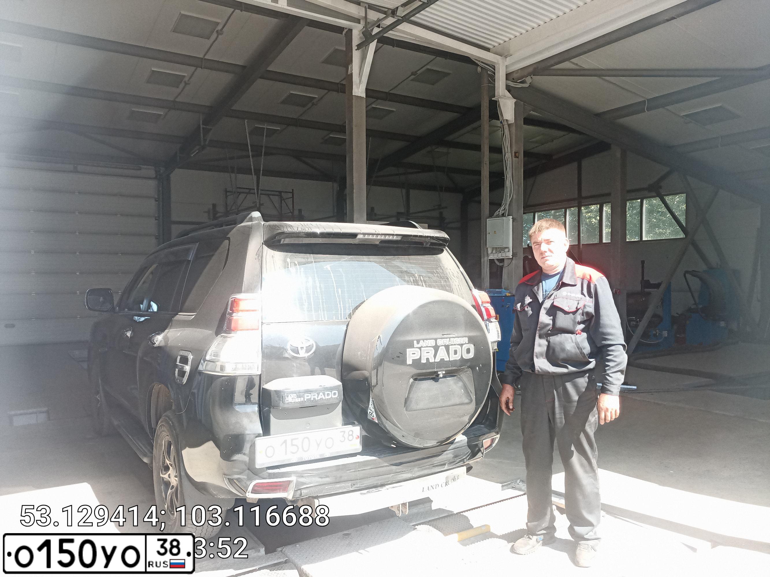 Фото автомобиля TOYOTA LANDCRUISER, 2011 — госномер У656УР42. Цвет: ЧЕРНЫЙ