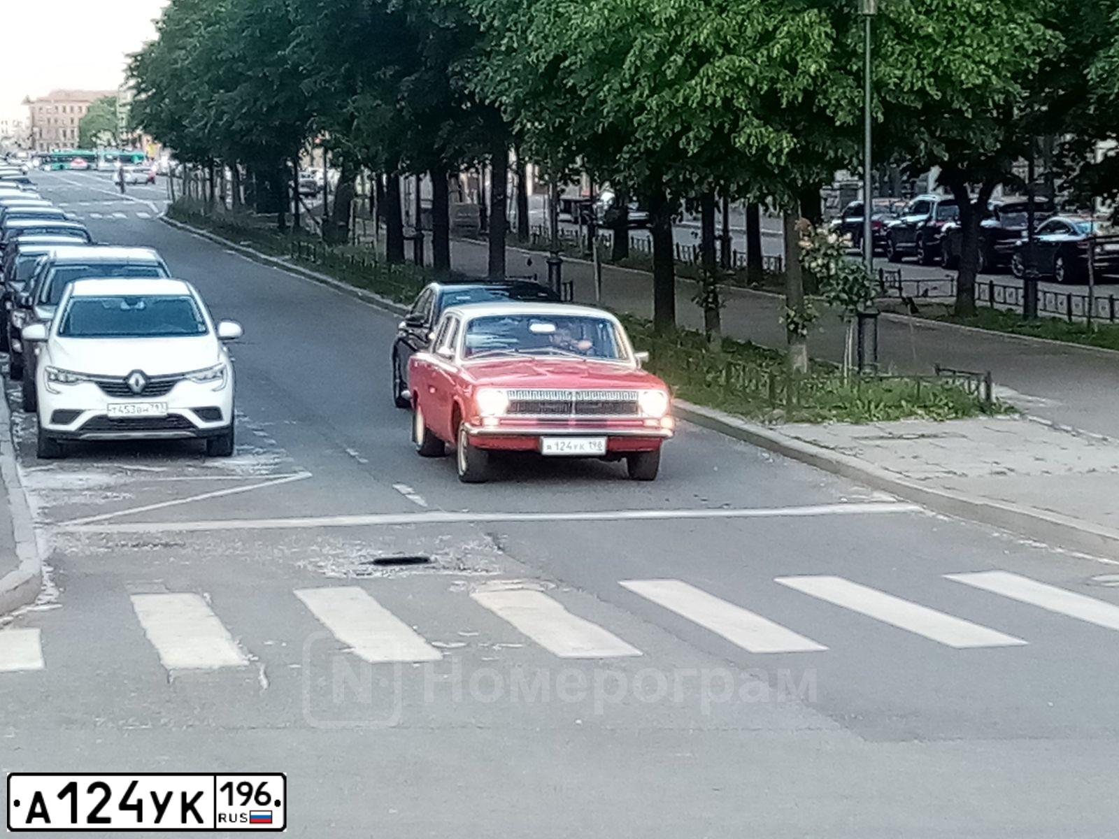 Фото автомобиля VOLVO SERIE VNL /6X4/, 2003 — госномер О230ТВ36. Цвет: БЕЛЫЙ