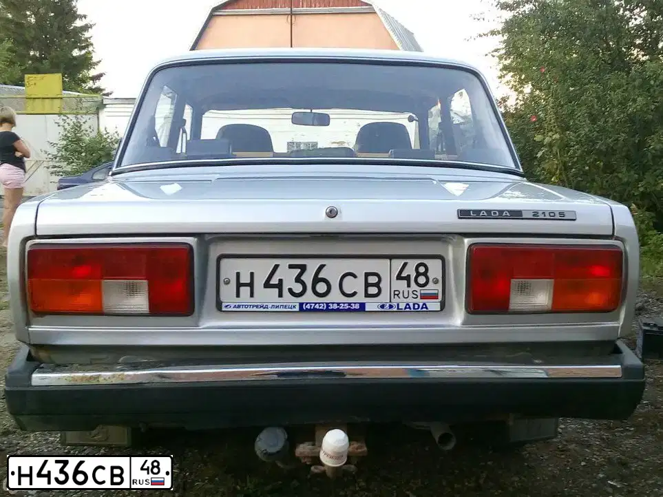 Фото автомобиля LADA 2105 LADA, 2010 — госномер Н436СВ48. Цвет: Светло-Серебристый металлик