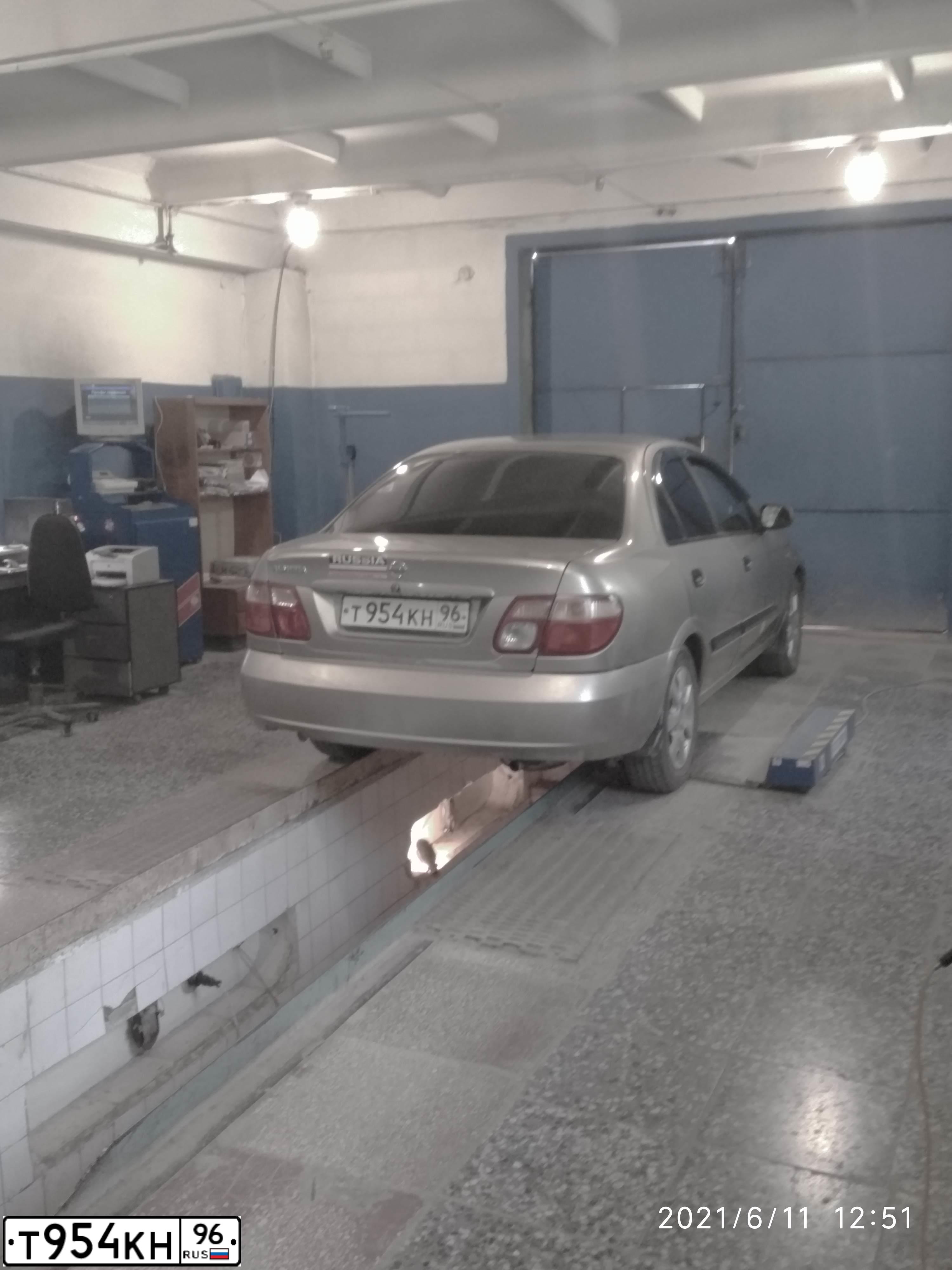 Фото автомобиля NISSAN ALMERA, 2004 — госномер С418ВЕ196. Цвет: СЕРО-БЕЖЕВЫЙ