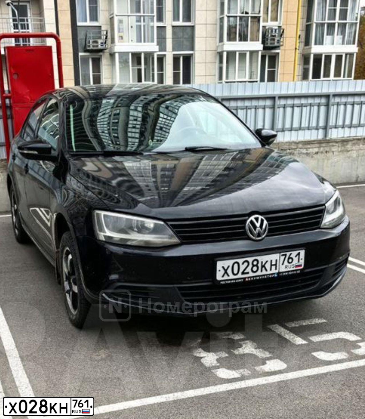 Фото автомобиля VOLKSWAGEN JETTA, 2012 — госномер Х028КН761. Цвет: ЧЕРНЫЙ