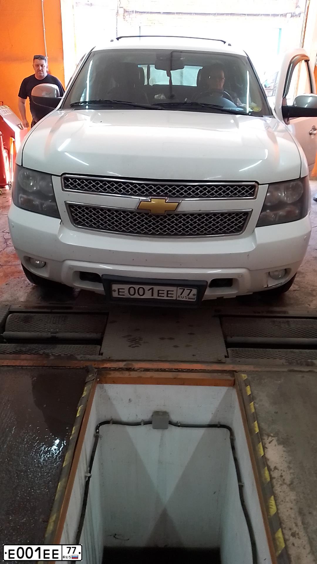 Фото автомобиля ВАЗ-21213, 1994 — госномер Е001ЕЕ77