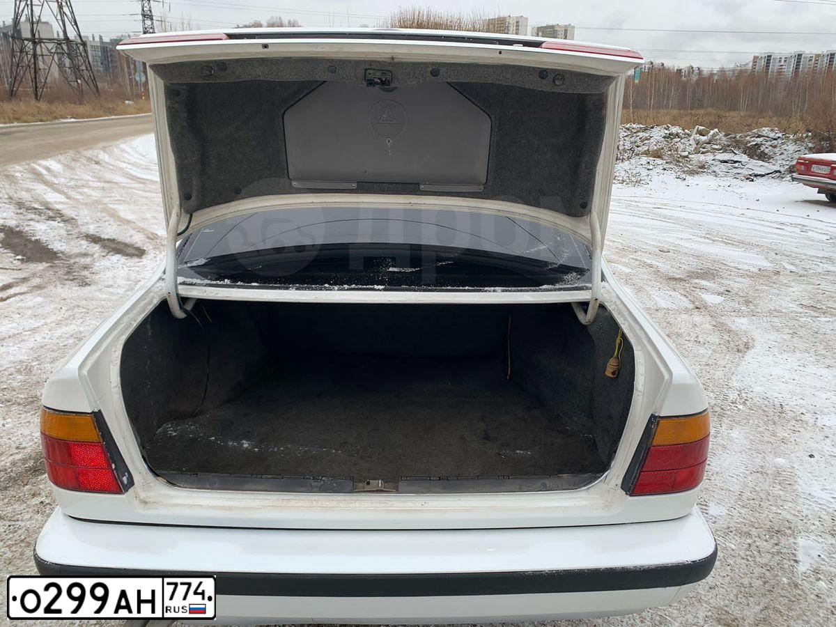 Фото автомобиля BMW SERIE 5, 1989 — госномер О299АН774. Цвет: Белый