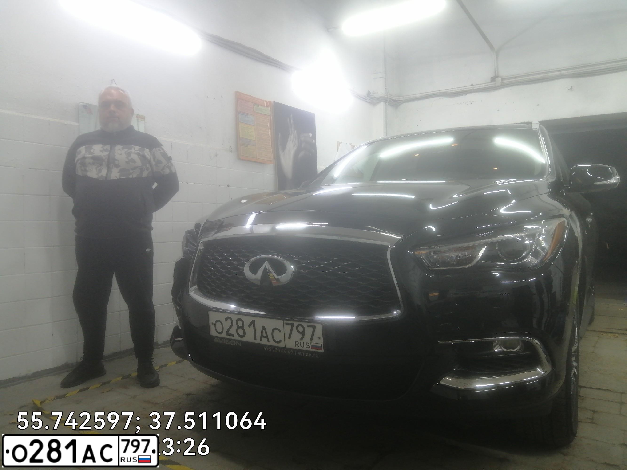 Фото автомобиля INFINITI QX60, 2019 — госномер М562АУ977. Цвет: ЧЕРНЫЙ