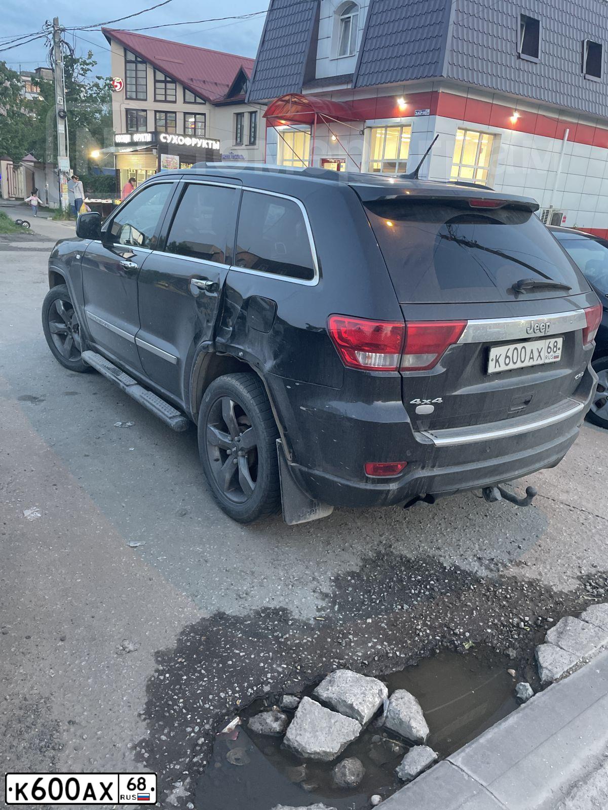 Фото автомобиля TOYOTA LANDCRUISER, 1998 — госномер К600АХ68. Цвет: СИНИЙ