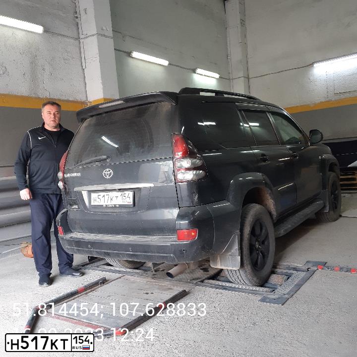 Фото автомобиля TOYOTA LANDCRUISER, 2007 — госномер Т999АА199. Цвет: ЧЕРНЫЙ