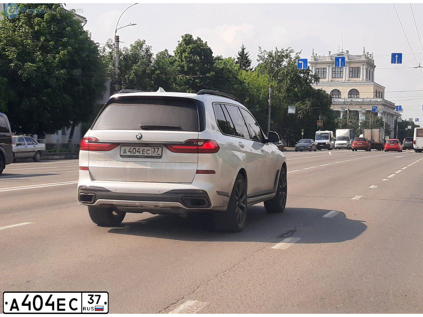 Фото автомобиля MERCEDES GL-KLASSE, 2015 — госномер Е415НМ790. Цвет: БЕЛЫЙ
